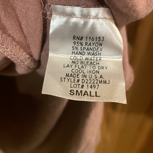 Thyme & Honey small off the shoulder blouse - Picture 6 of 6